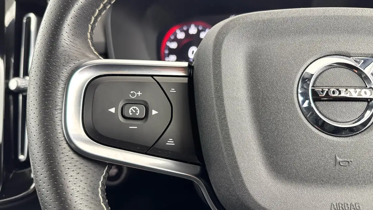 2021-volvo-xc40-15-t5-r-design-pro-262bhp-big-18