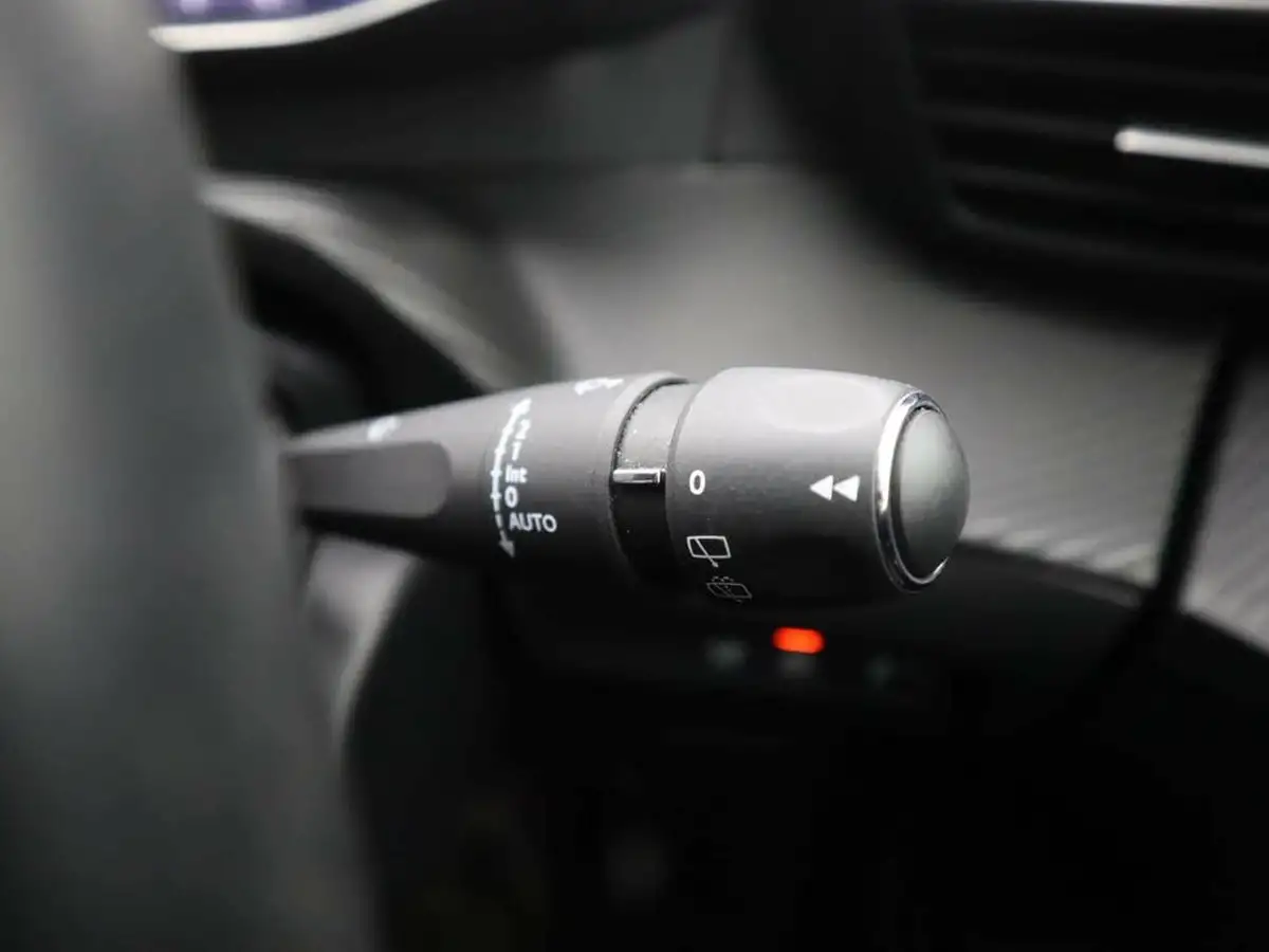 2022-peugeot-208-e-allure-premium-big-25