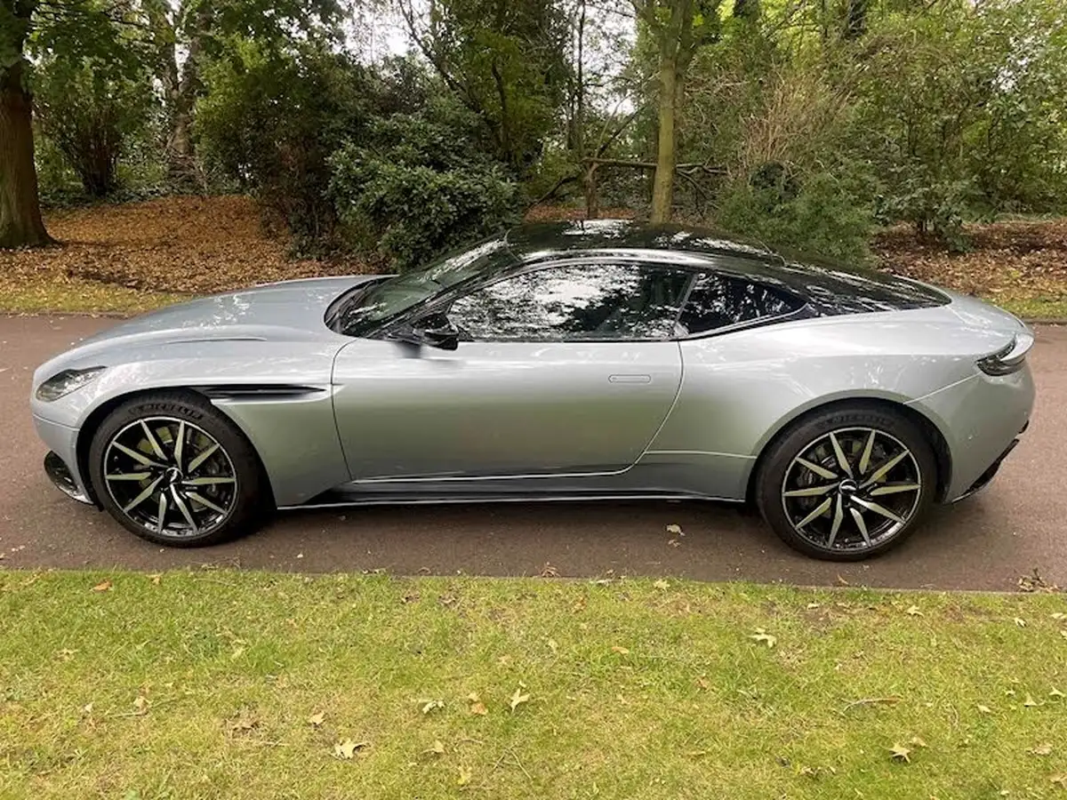 2020-aston-martin-db11-40-v8-503bhp-big-6