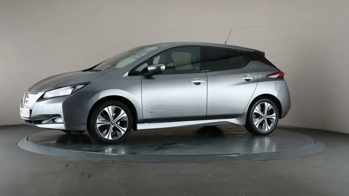 2020-nissan-leaf-e-tekna-big-34