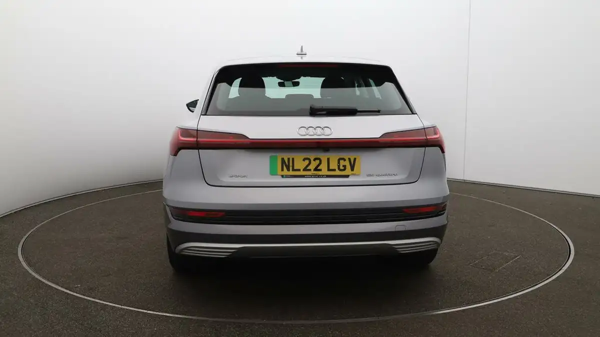 2022-audi-e-tron-55e-technik-station-wagon-big-6