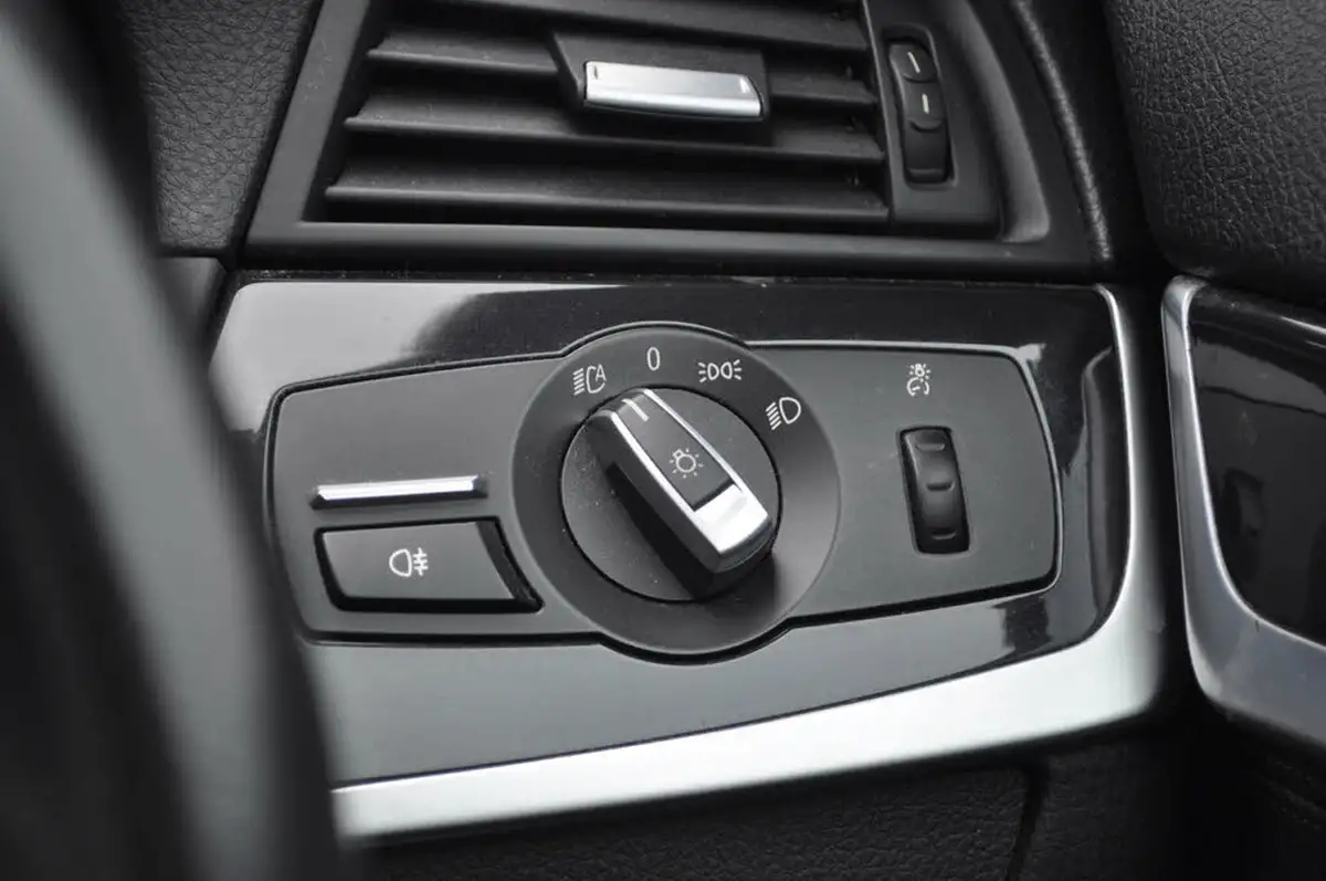 2015-bmw-5-series-20td-520d-se-190bhp-saloon-4d-auto-big-19
