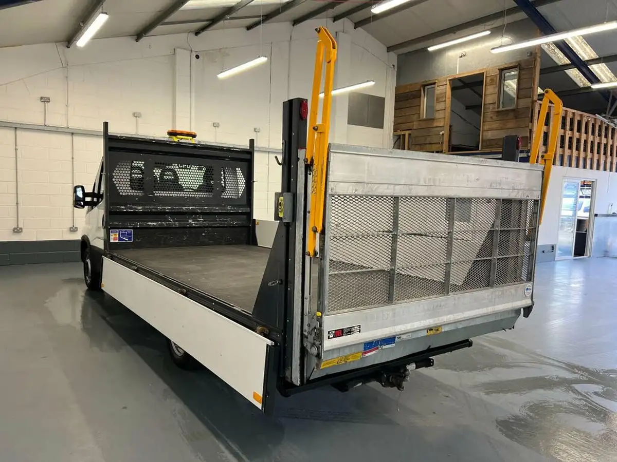 2023-iveco-daily-s-class-23td-35s14-3000-chassis-cab-big-5