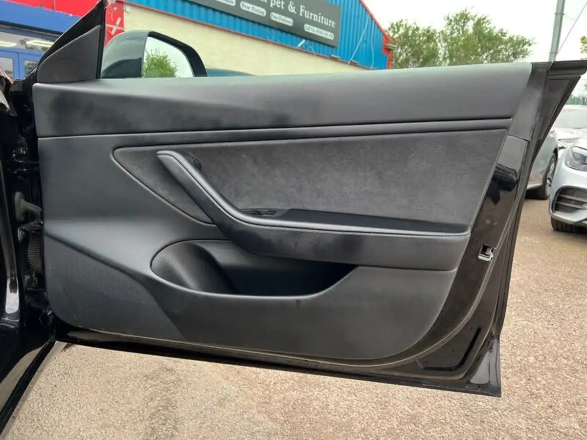 2020-tesla-model-3-e-long-range-big-36