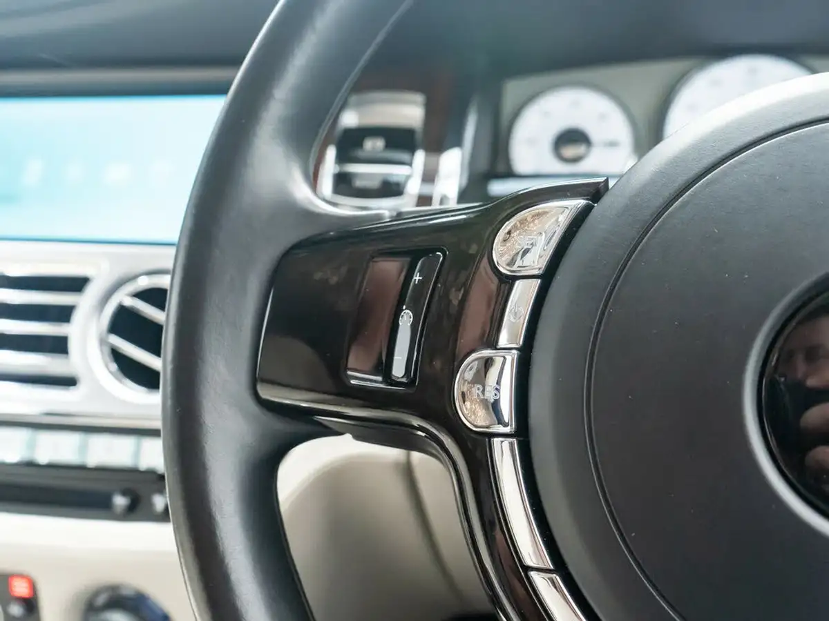 2016-rolls-royce-ghost-66-ewb-big-32