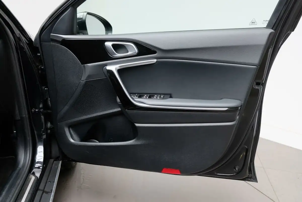2024-kia-xceed-15-t-gdi-3-dct-big-38