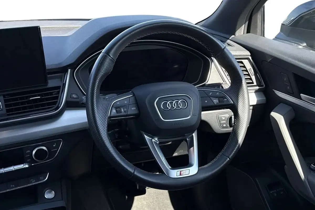 2023-audi-q5-20-50-tfsi-e-s-line-station-wagon-big-16