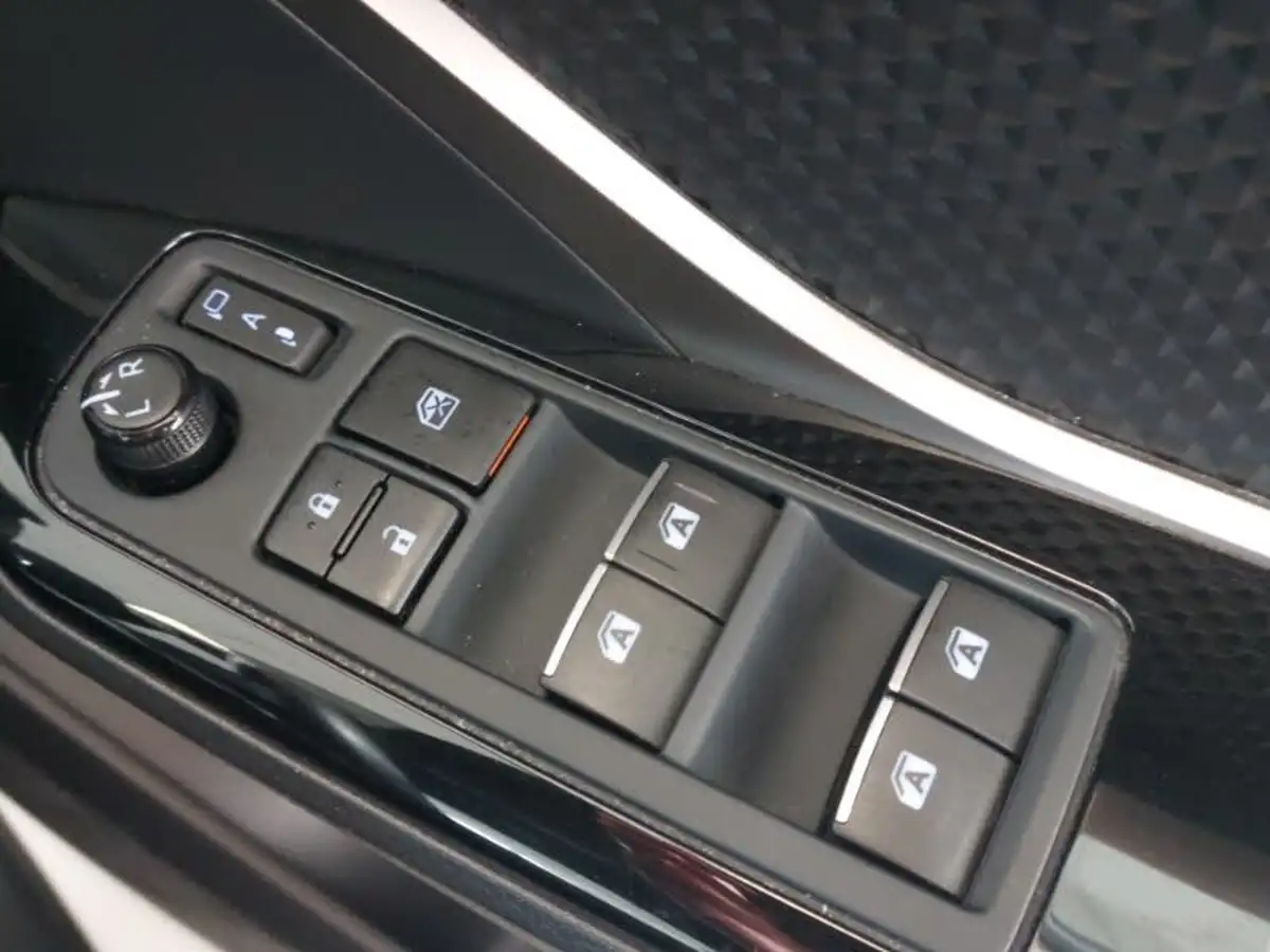 2019-toyota-c-hr-18-vvt-i-design-big-17