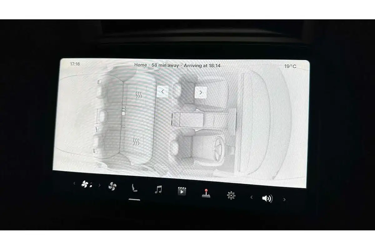 2024-tesla-model-3-e-rwd-big-30