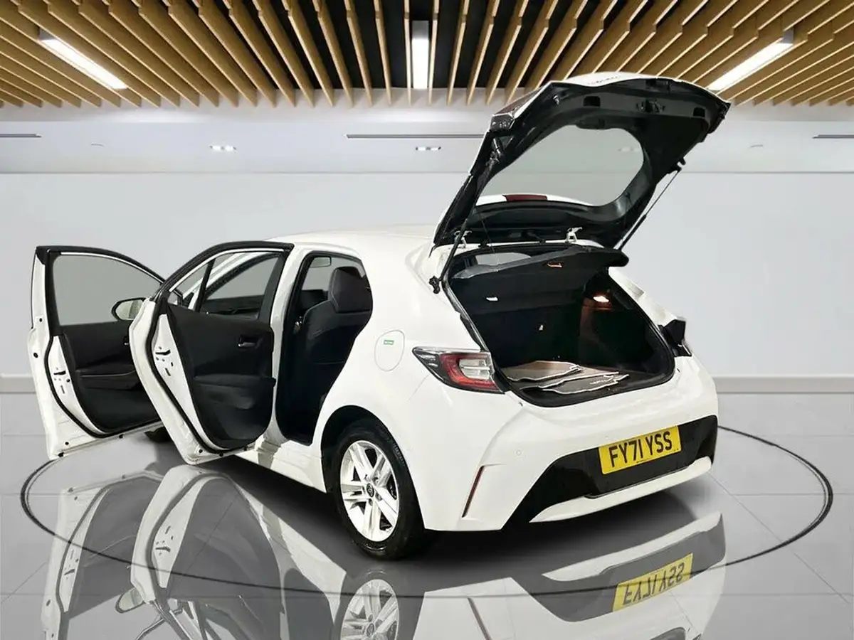 2021-toyota-corolla-18-vvt-i-icon-tech-trk-hatchback-5d-big-10