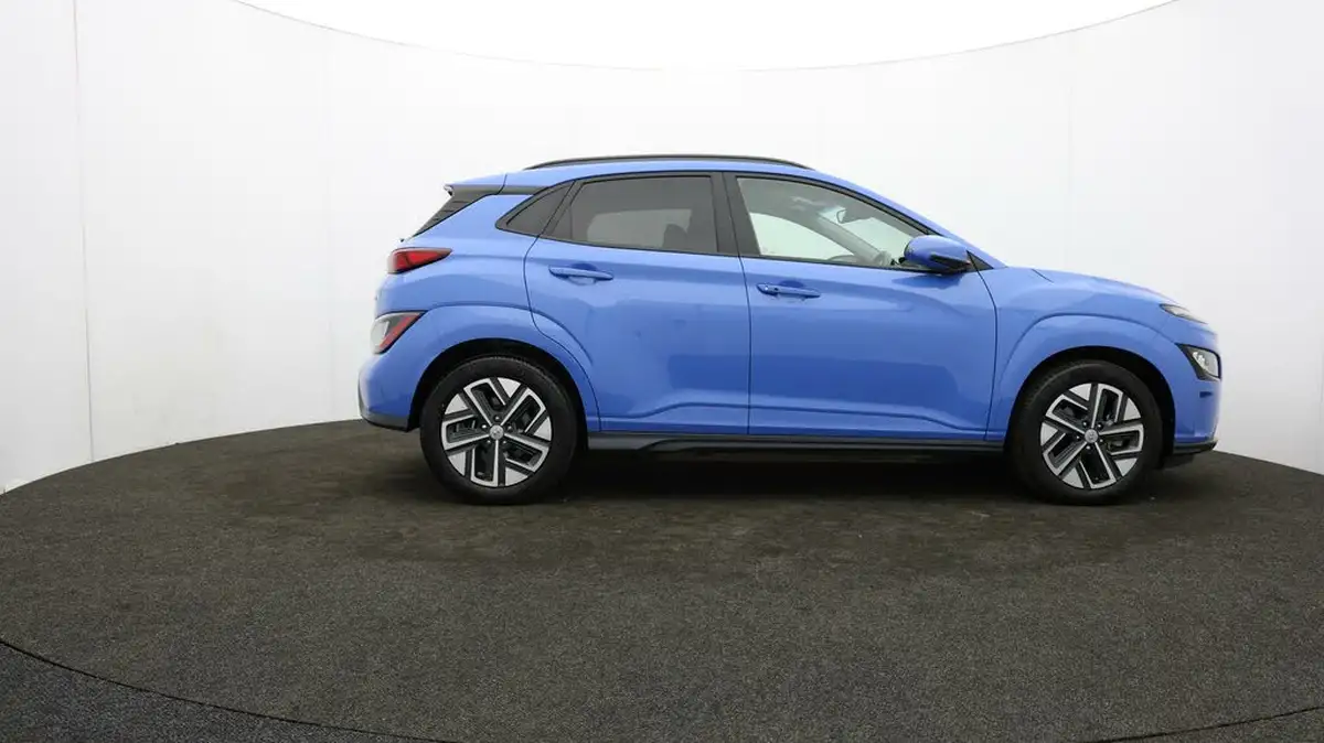 2022-hyundai-kona-e-premium-204ps-64kwh-7kw-obc-big-30