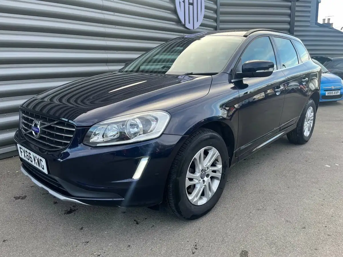 2016-volvo-xc60-20td-d4-se-nav-big-3