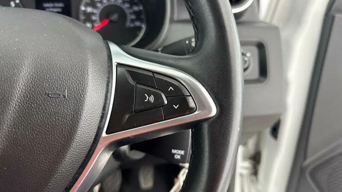 2021-dacia-duster-15dci-comfort-115bhp-blue-station-wagon-5d-big-22