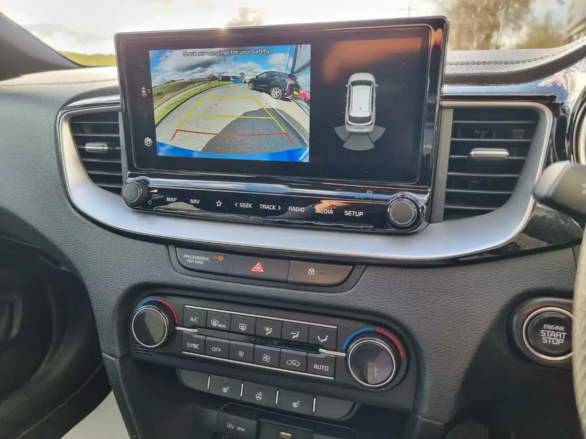 2022-kia-ceed-15-t-gdi-gt-line-big-15