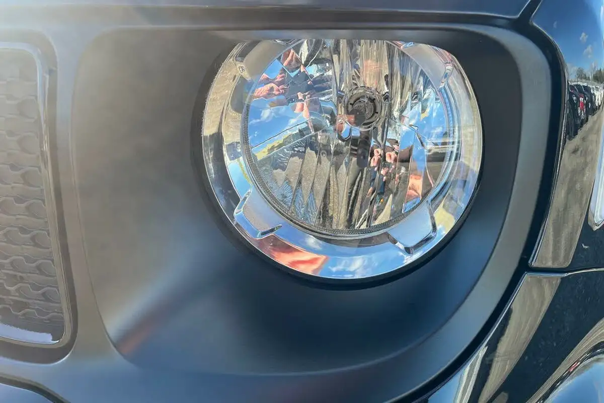 2022-jeep-renegade-10-gse-night-eagle-big-17