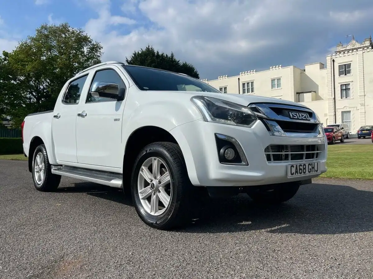 2018-isuzu-d-max-19td-utah-auto-big-1