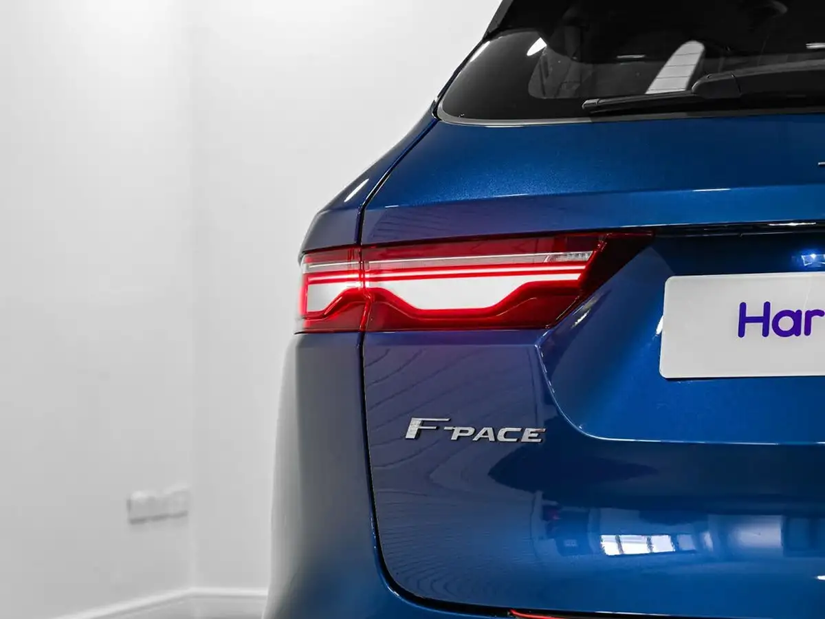 2022-jaguar-f-pace-20-d200-r-dynamic-s-big-22
