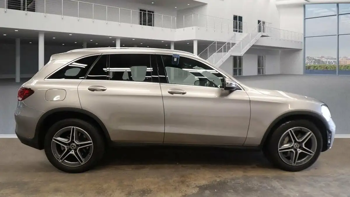 2020-mercedes-benz-glc-class-20d-glc220d-amg-line-station-wagon-5d-4matic-plus-big-4