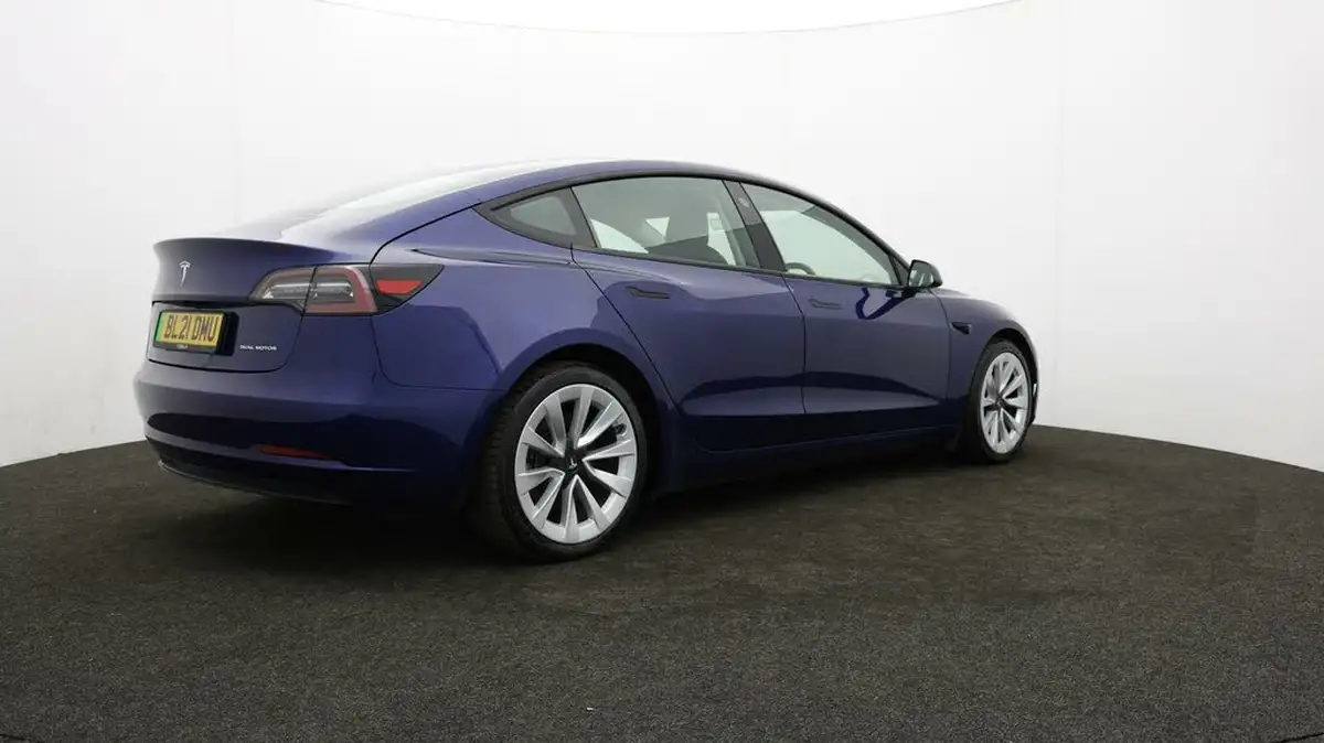 2021-tesla-model-3-e-long-range-4x4-big-6