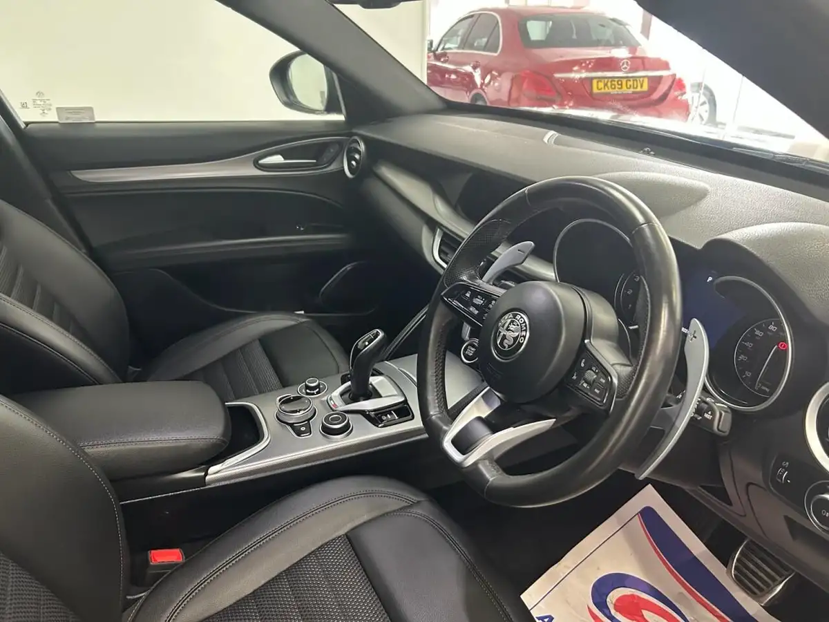 2022-alfa-romeo-stelvio-20-sprint-197bhp-big-32