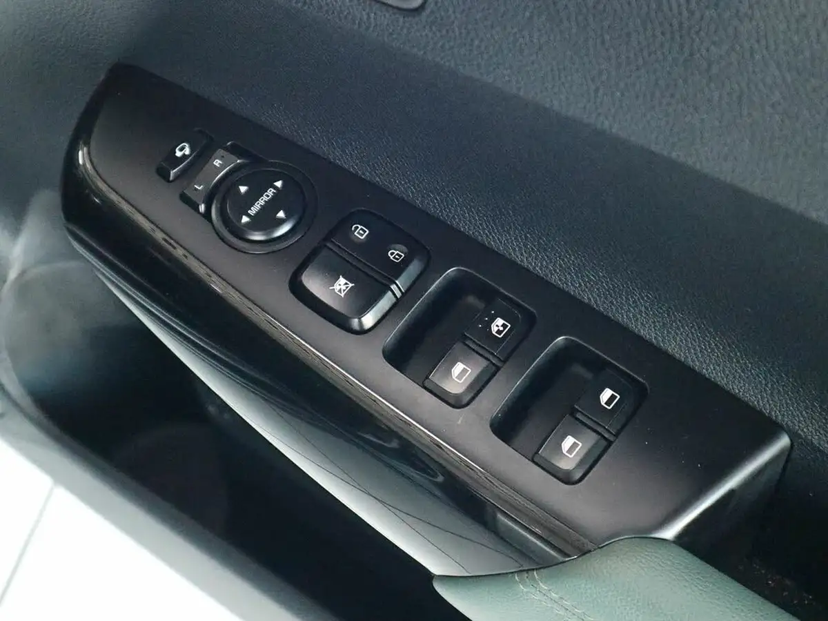 2024-kia-picanto-12-shadow-auto-seq-big-23