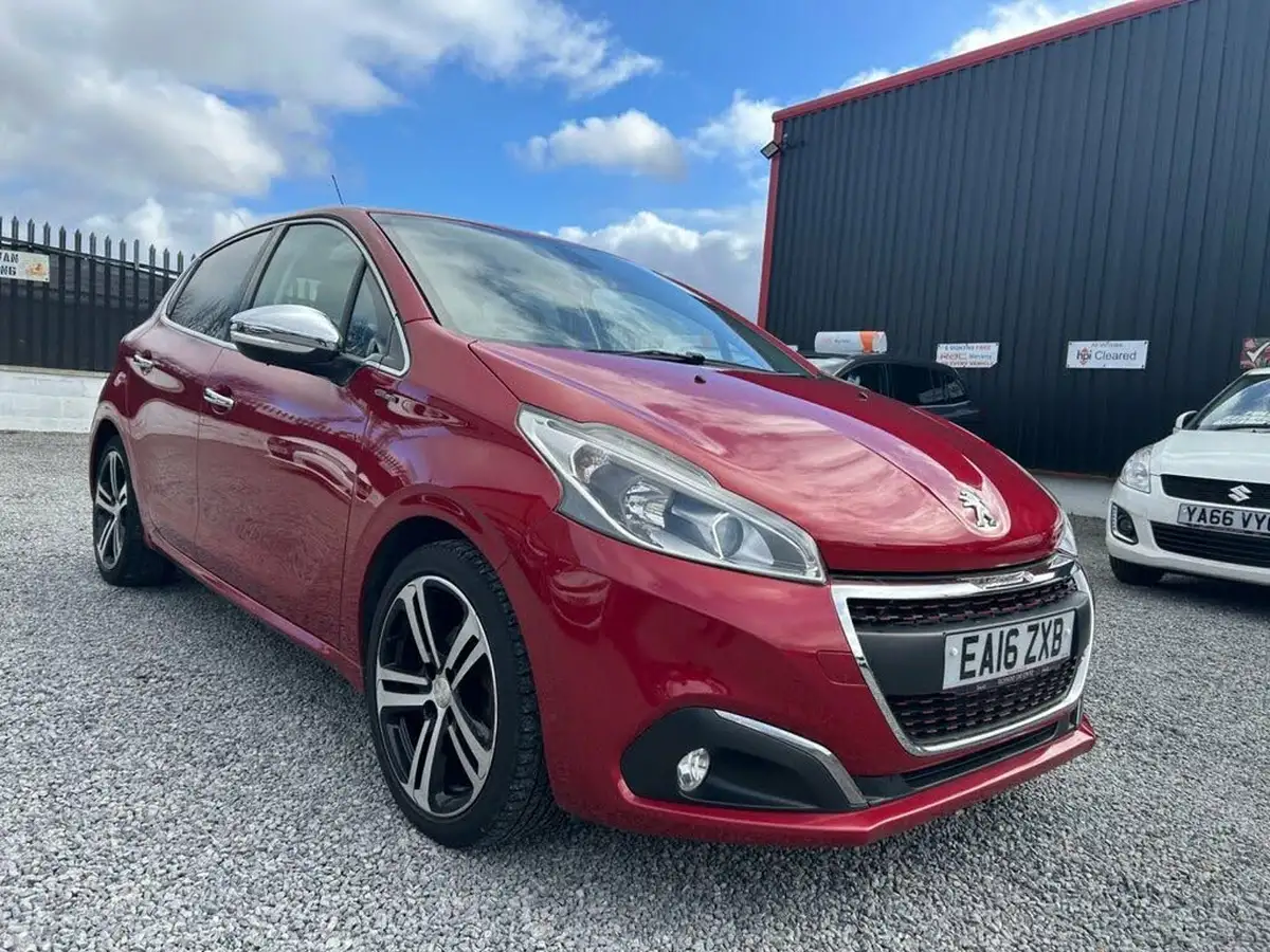 2016-peugeot-208-16bluehdi-gt-line-120bhp-ss-5d-big-4
