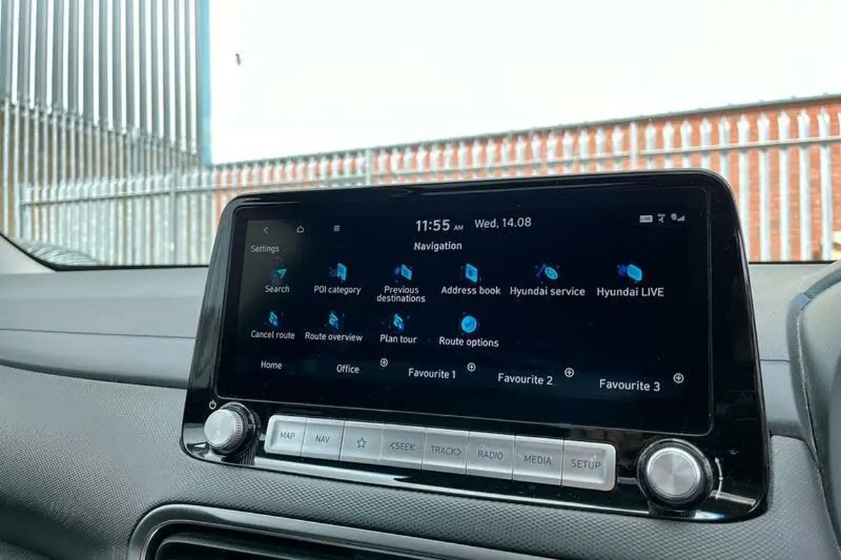 2021-hyundai-kona-e-ultimate-big-32