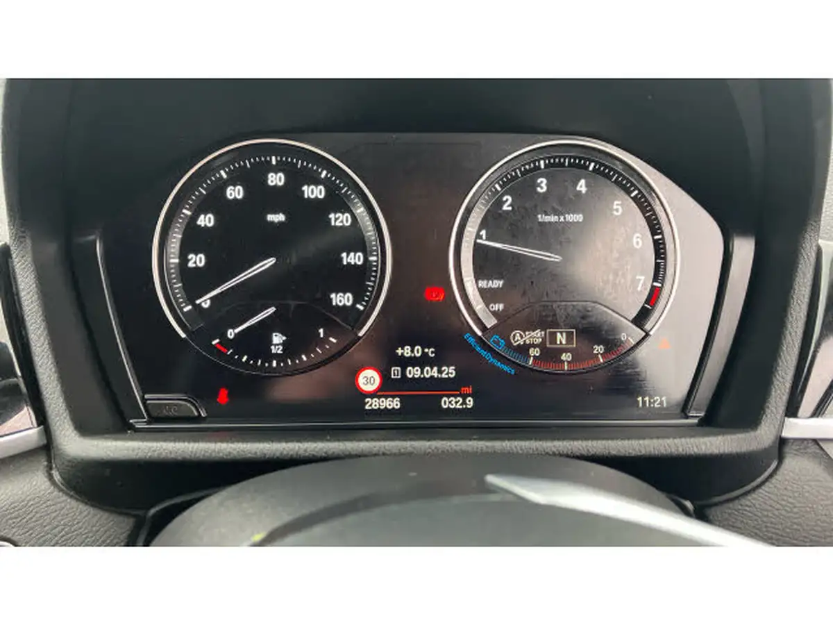 2021-bmw-x1-15-sdrive18i-xline-big-17
