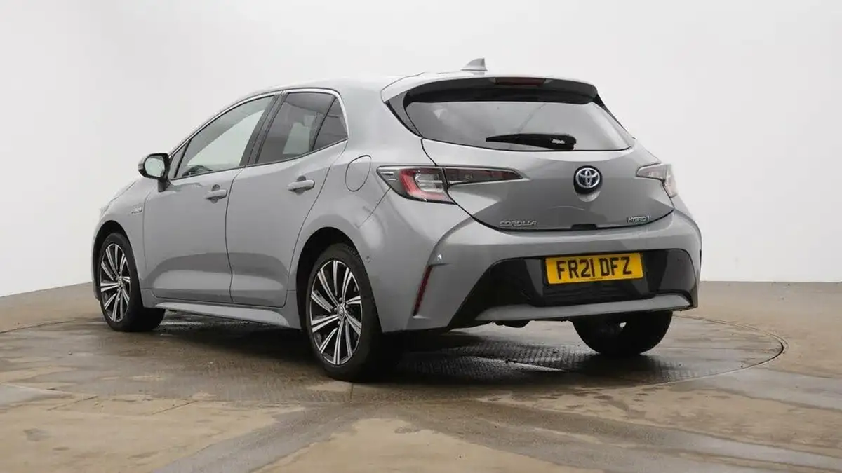 2021-toyota-corolla-18-vvt-i-design-spare-wheel-hatchback-5d-big-2