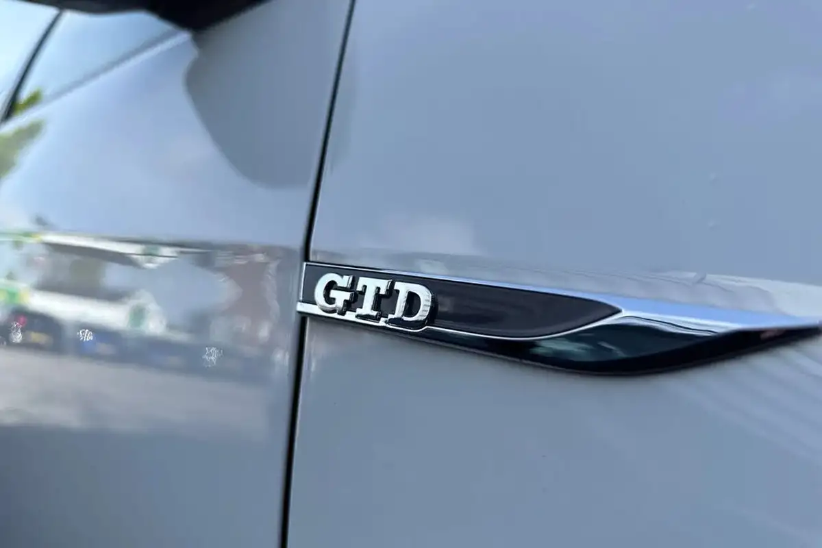 2019-volkswagen-golf-20tdi-gtd-blueline-hatchback-5d-dsg-big-39