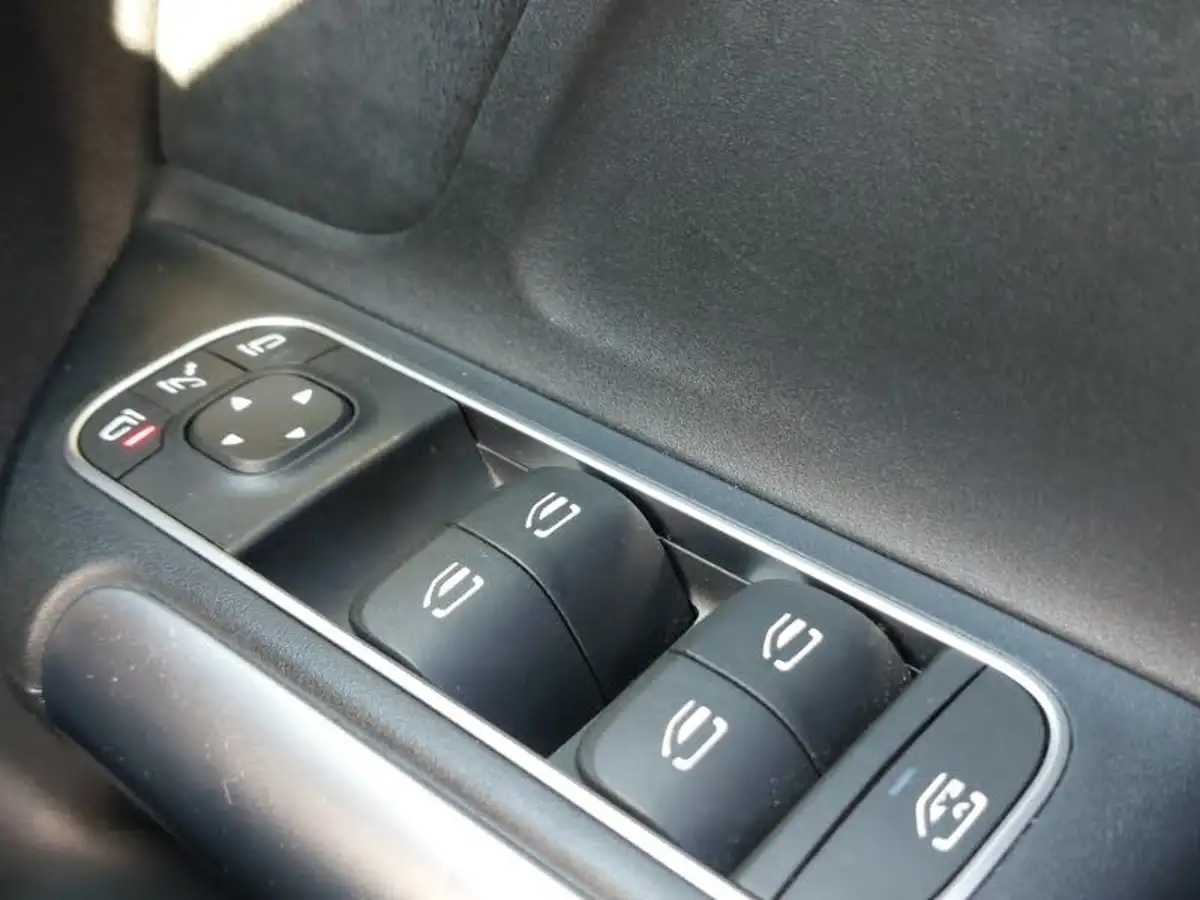 2020-mercedes-benz-b-class-13-b200-amg-line-executive-big-16