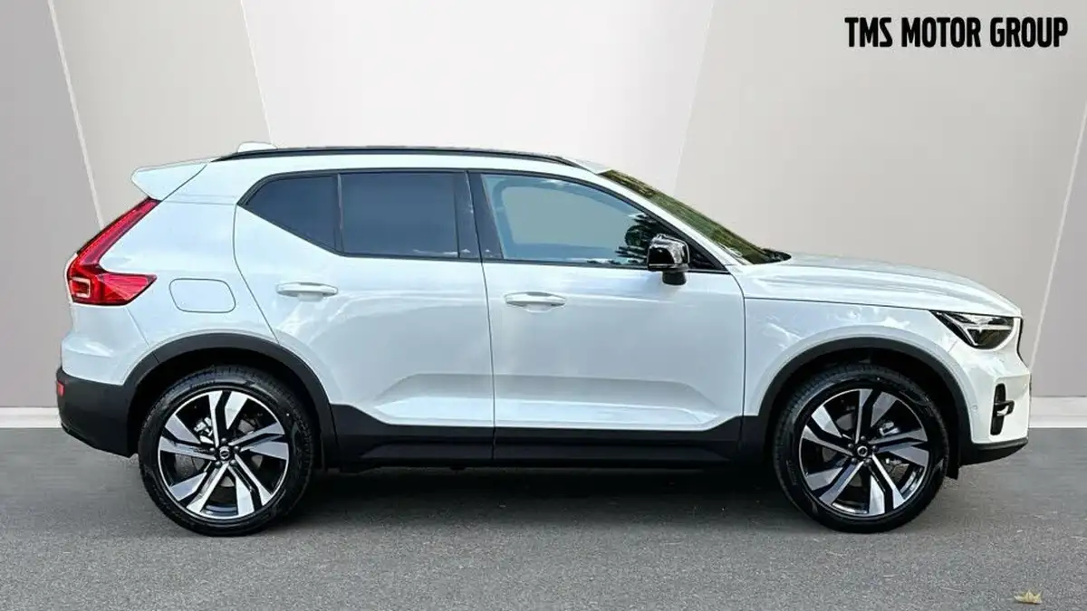 2024-volvo-xc40-20-b4-r-design-pro-big-2