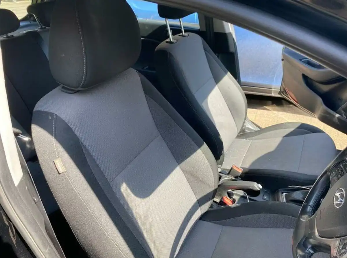 2017-hyundai-i20-14-se-auto-big-4