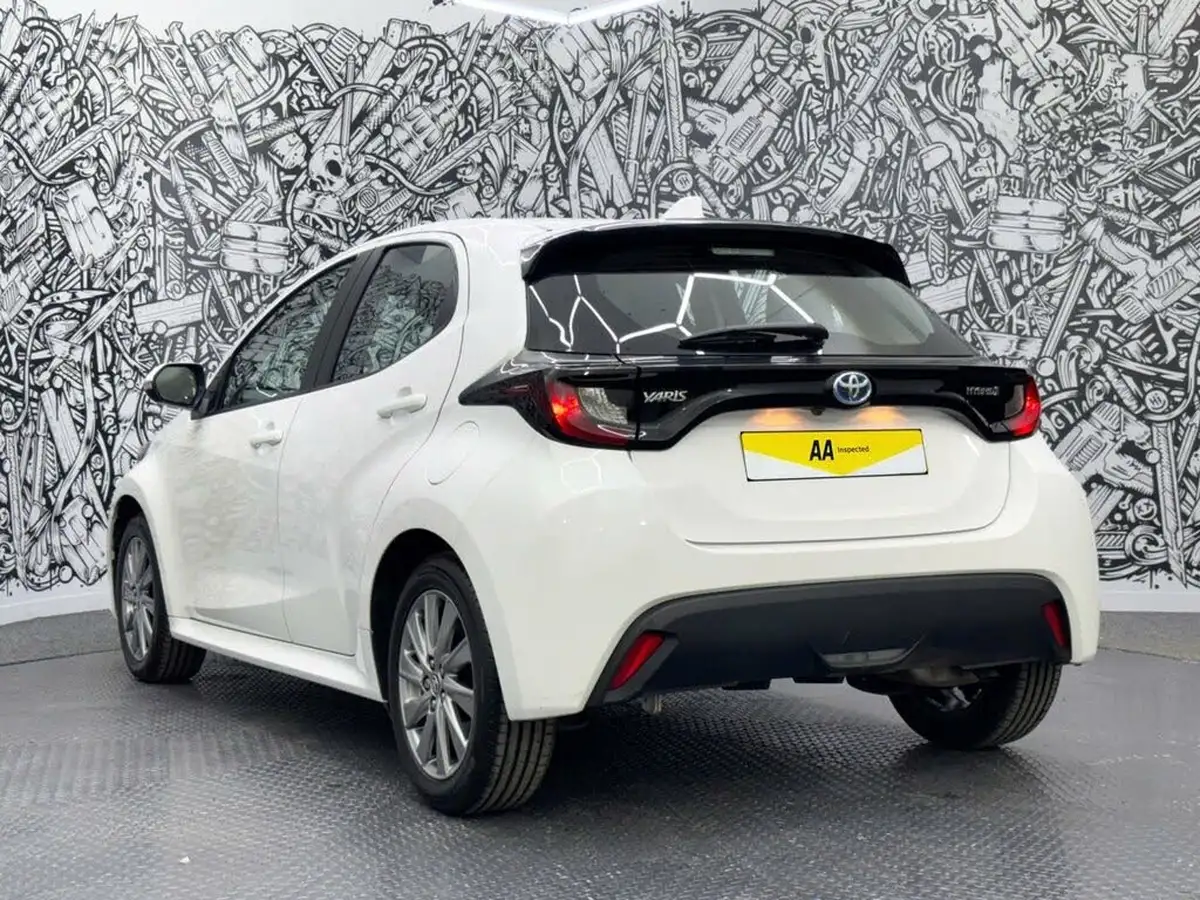 2022-toyota-yaris-15-vvt-i-icon-big-5
