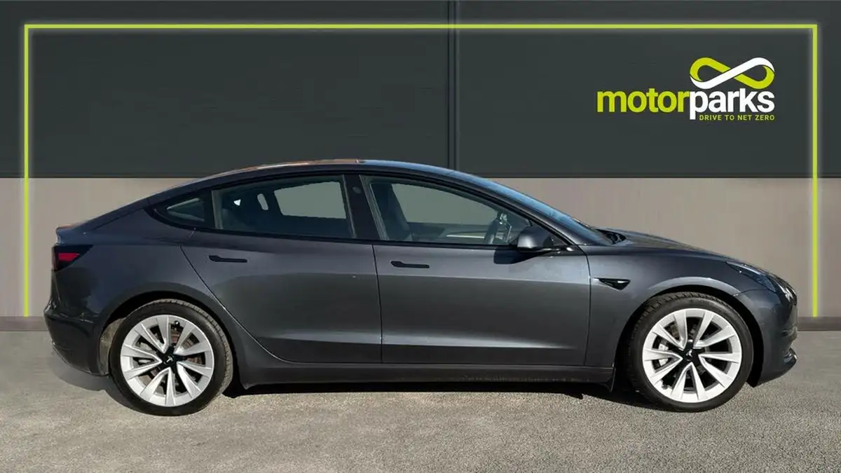 2021-tesla-model-3-e-long-range-4x4-big-1