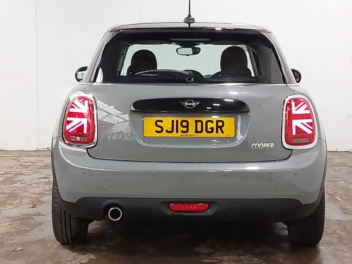 2019-mini-cooper-15-cooper-classic-hatchback-5d-big-14