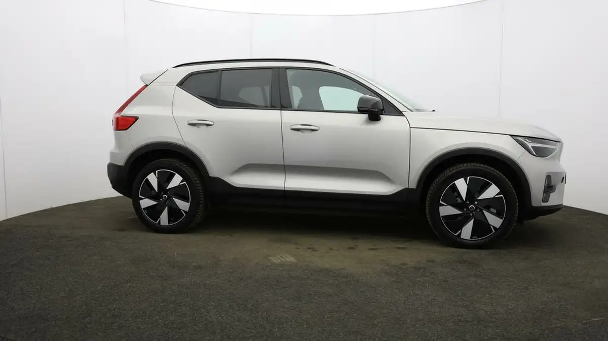 2023-volvo-xc40-e-twin-recharge-plus-big-46