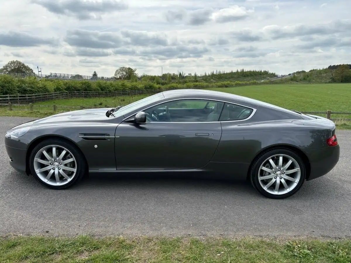2005-aston-martin-db9-59-touchtronic-big-7
