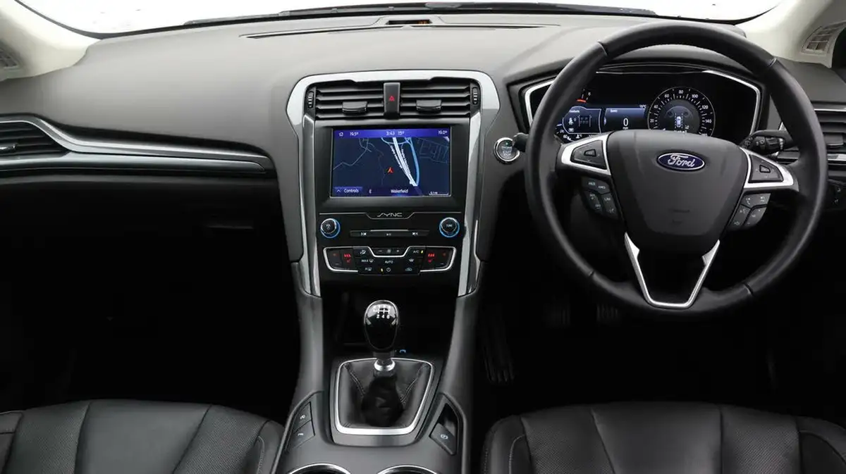 2021-ford-mondeo-20tdci-titanium-edition-150ps-estate-big-12