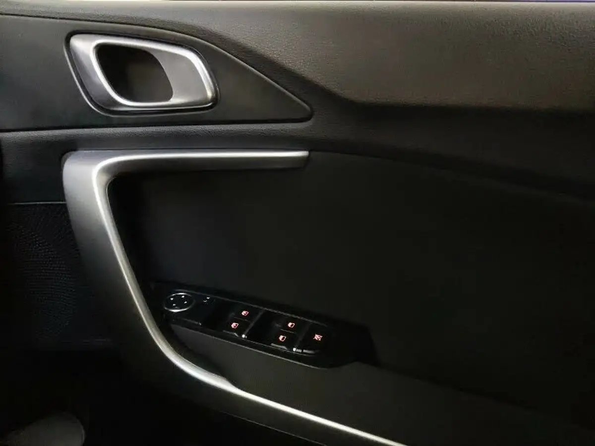 2020-kia-xceed-10-t-gdi-2-big-17