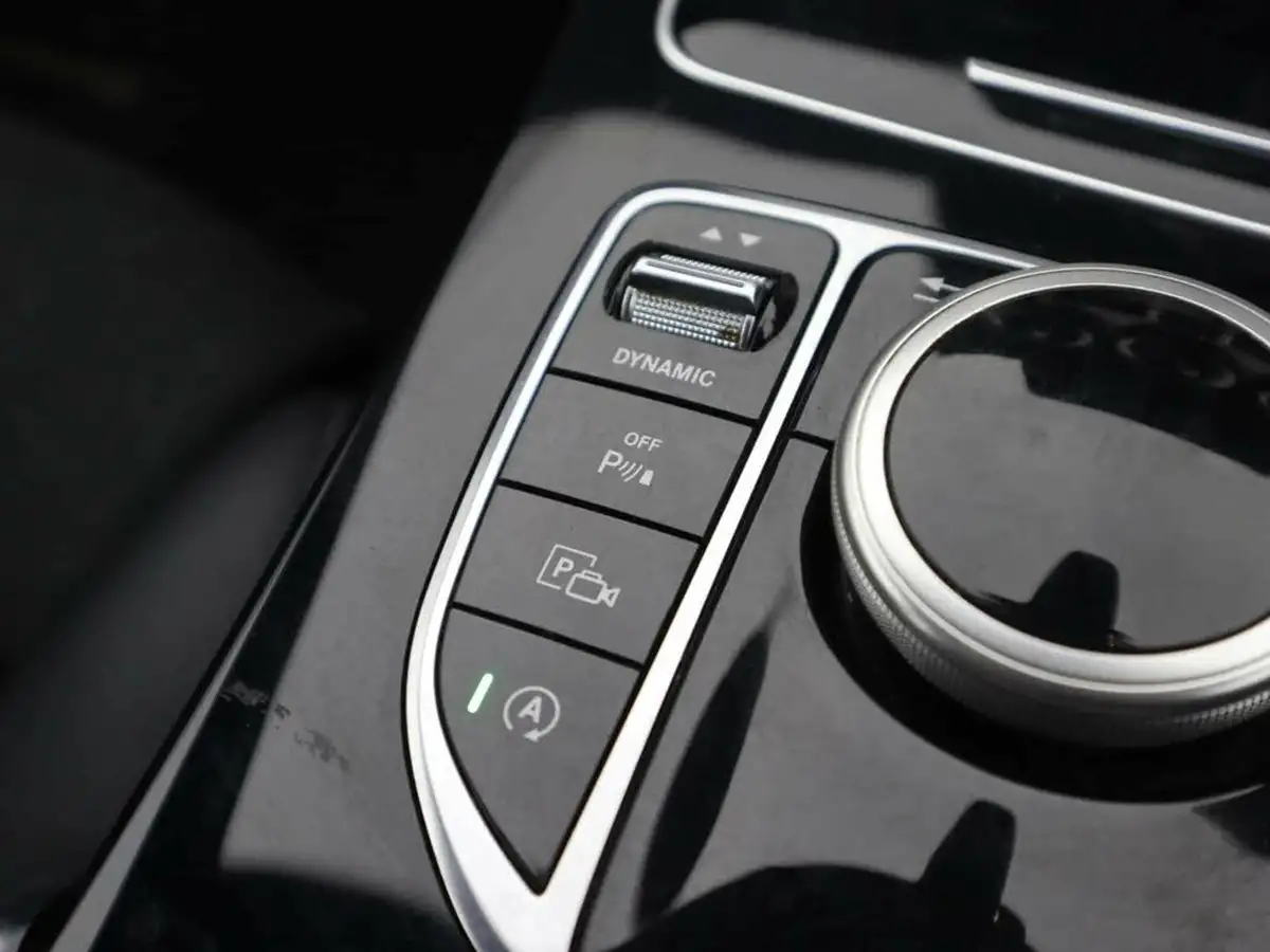 2019-mercedes-benz-c-class-20d-c220d-amg-line-ss-saloon-4d-big-18