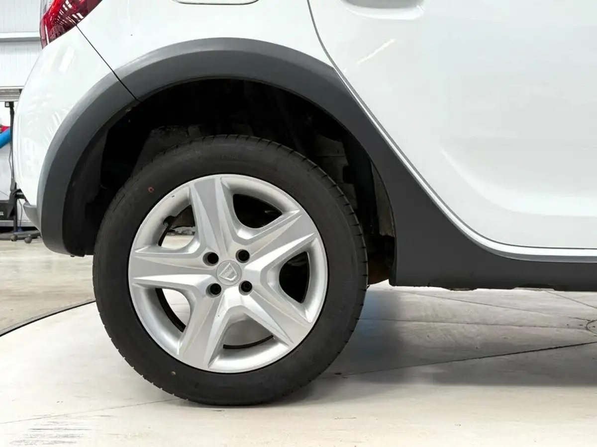 2015-dacia-sandero-stepway-09-ambiance-big-13