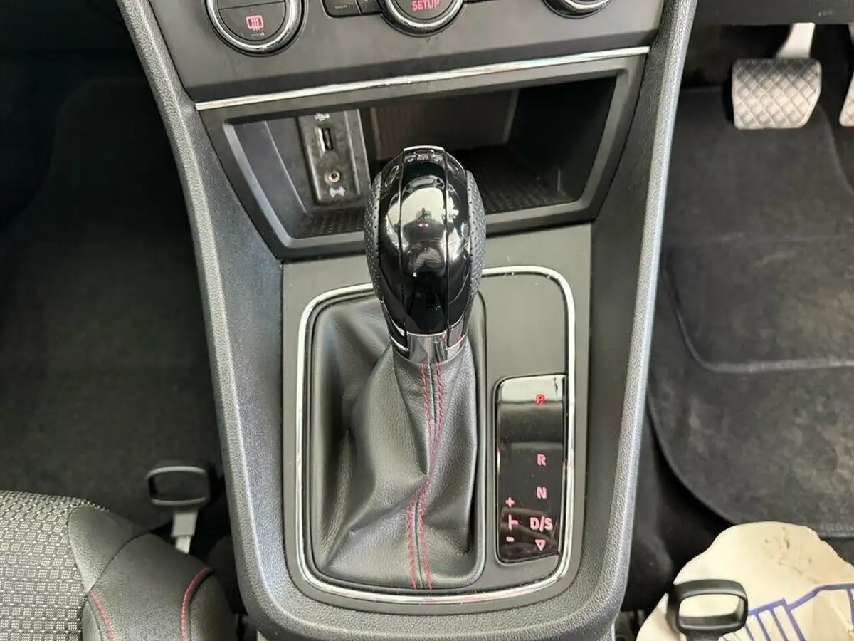 2016-seat-leon-14-fr-tech-pack-ecotsi-sportcoupe-3d-1390cc-dsg-big-39