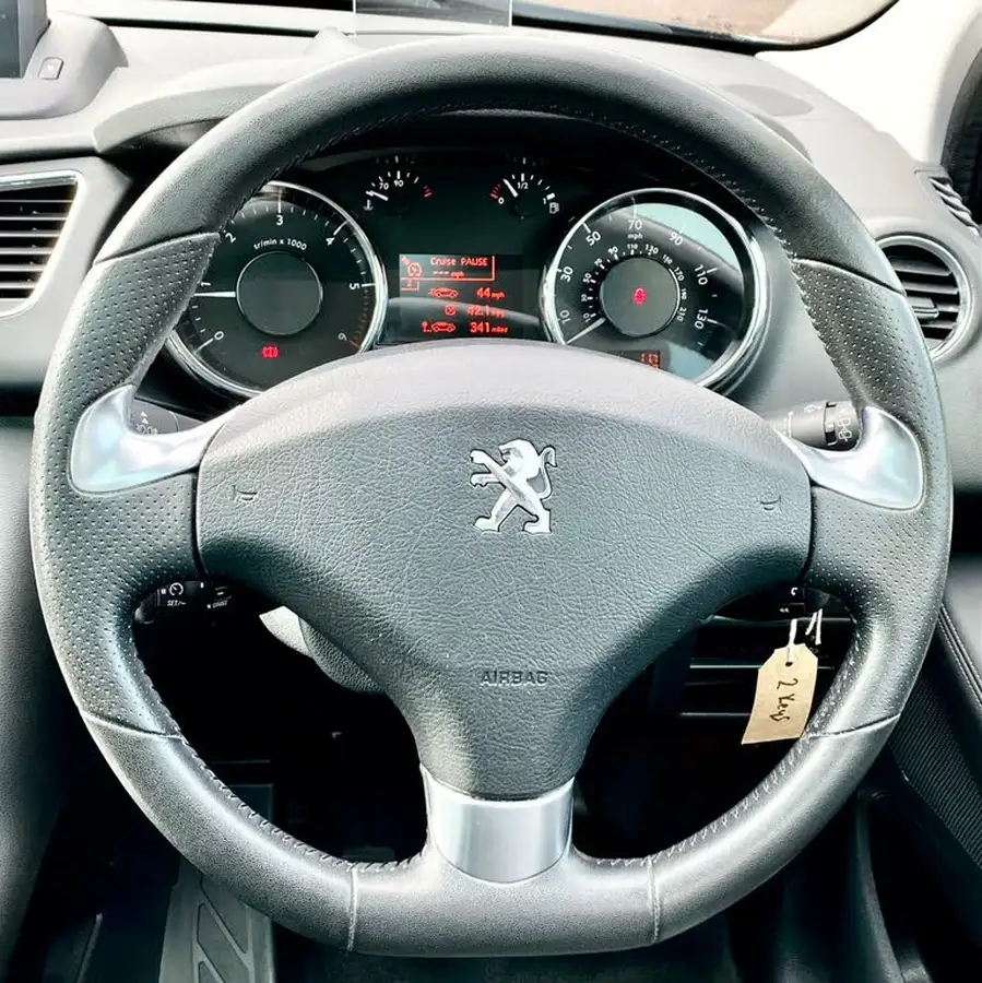 2016-peugeot-3008-crossover-16bluehdi-allure-big-14