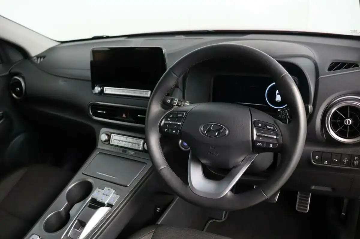 2022-hyundai-kona-e-premium-204ps-64kwh-7kw-obc-big-24