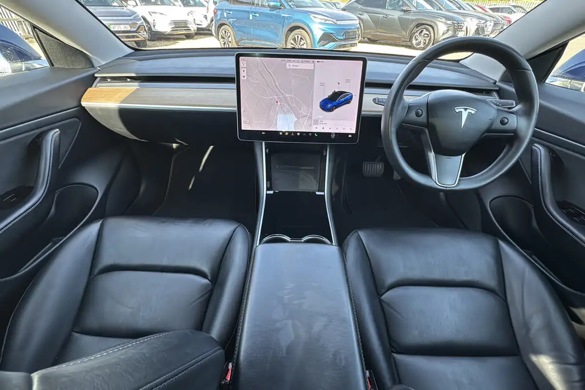 2020-tesla-model-3-e-long-range-big-7