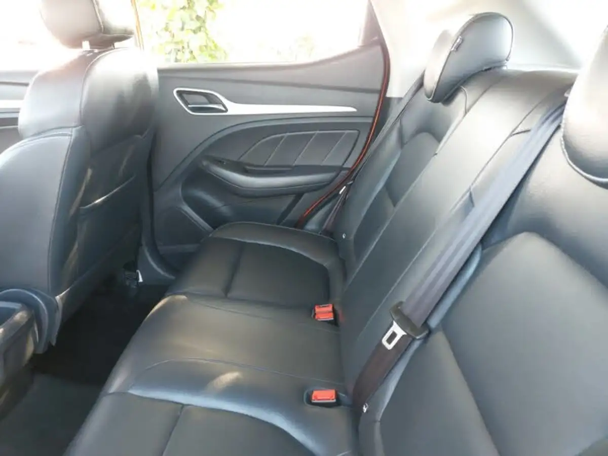 2019-mg-zs-suv-10t-gdi-exclusive-109bhp-big-5