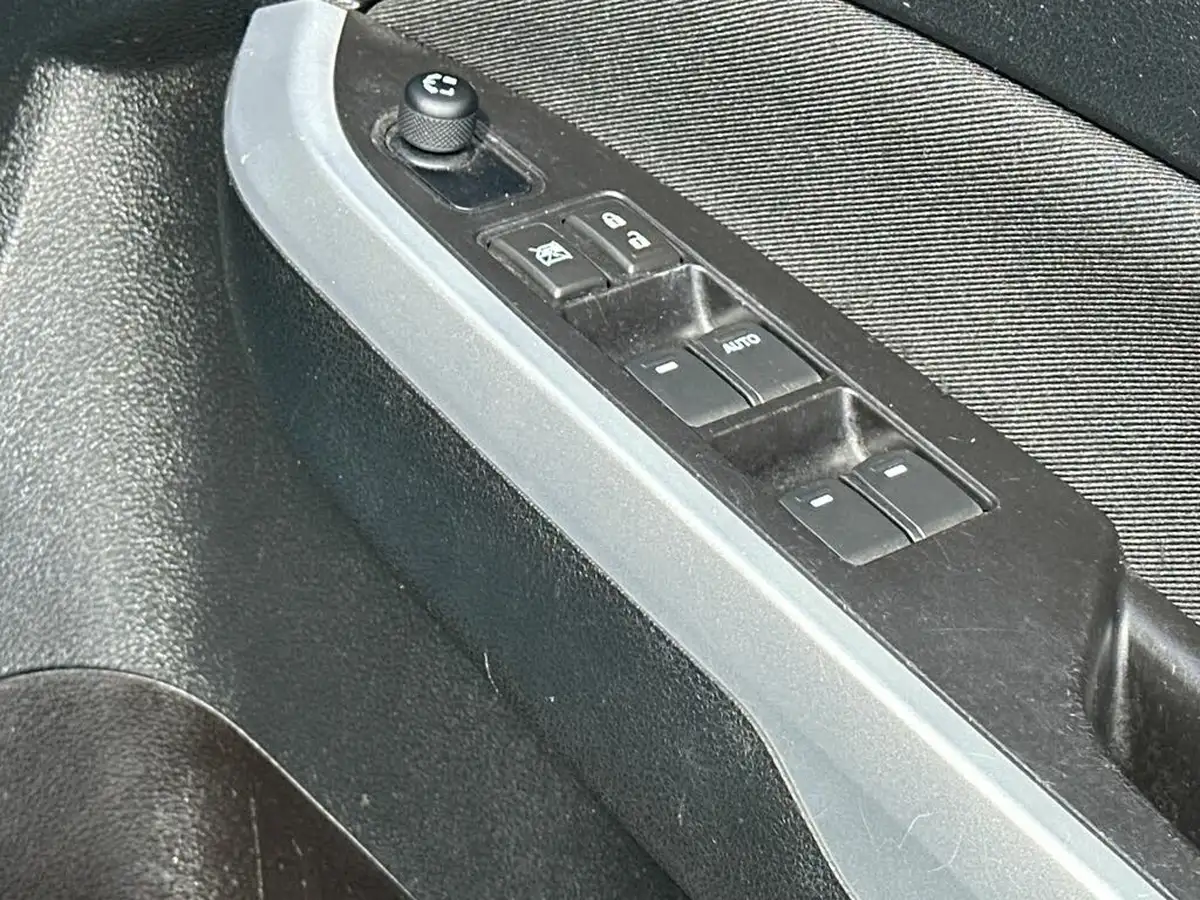 2016-suzuki-vitara-16-sz4-big-15