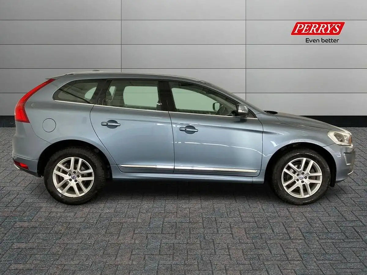 2016-volvo-xc60-20td-d4-se-lux-nav-big-2