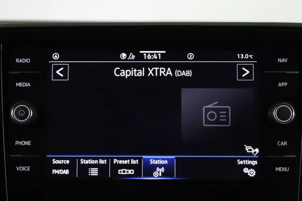 2022-volkswagen-t-roc-10-tsi-life-big-23